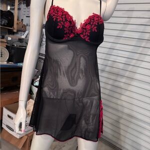 BLACK NEGLIGEE SIZE LARGE